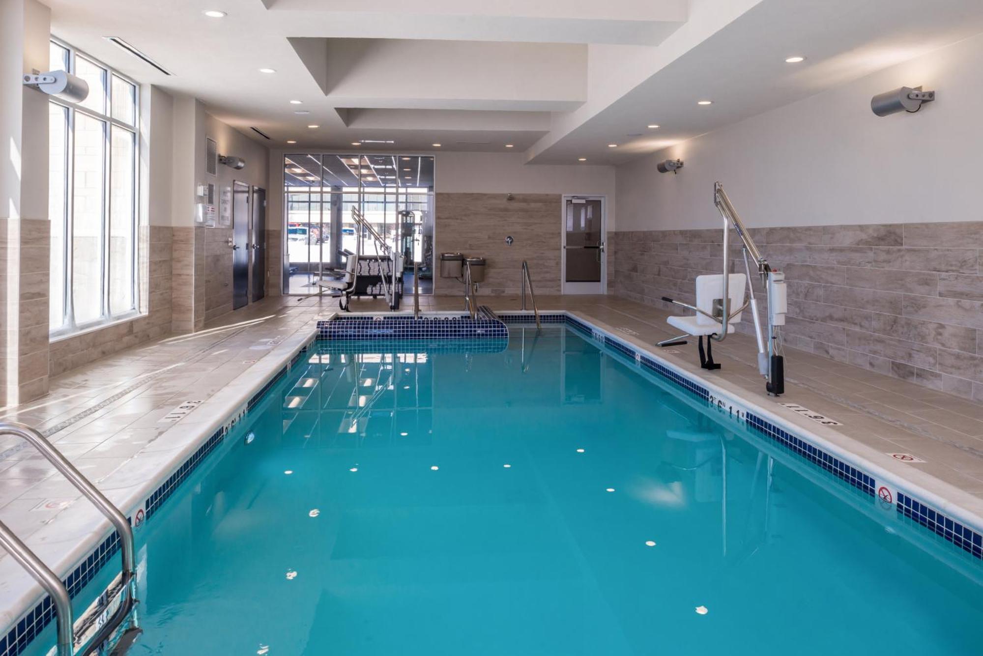 Holiday Inn Detroit Northwest - Livonia By Ihg Dış mekan fotoğraf